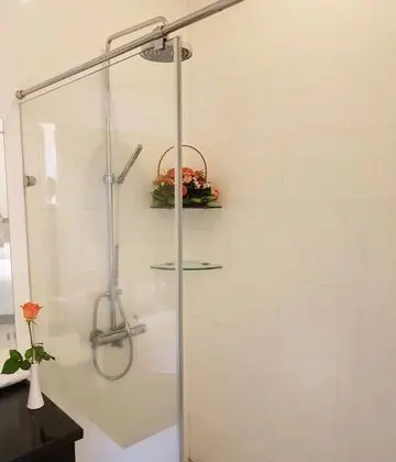 Standard Üç Kişilik Oda, Penceresiz