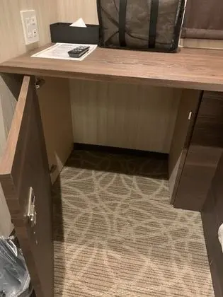 Deluxe Kulübe, Sadece erkekler için, Sigara İçilmez, Ortak Banyo