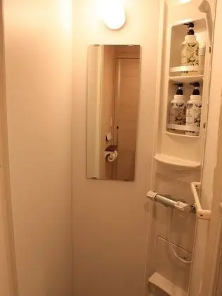 Kulübe, Sadece kadınlar için, Sigara İçilmez, Ortak Banyo