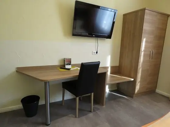 Tek Büyük Yataklı Oda