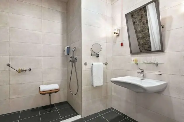 Oda, 2 Tek Kişilik Yatak, Engellilere Uygun, Sigara İçilmez