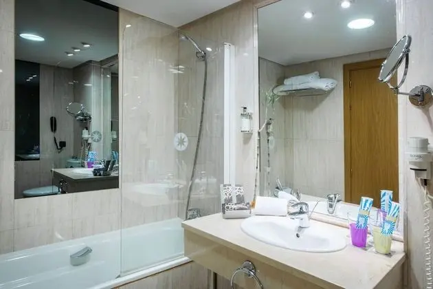 Premium Oda, Teras