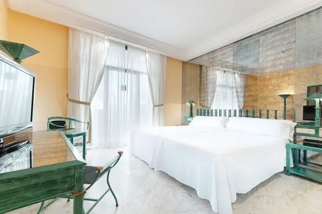 Standard Tek Büyük Yataklı Oda