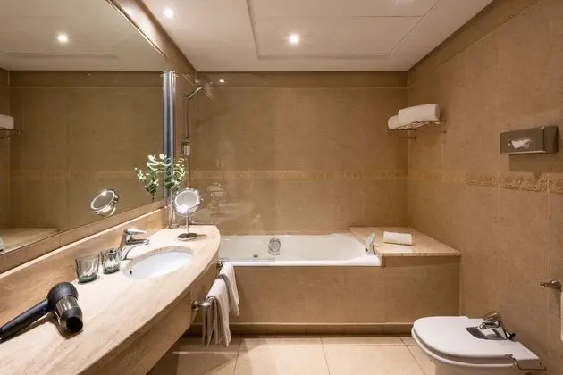 Junior Suite Triple with Terrace