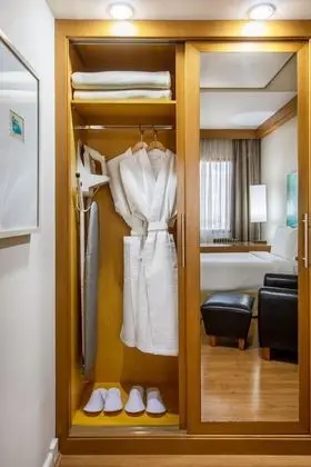 Premium Triple Twin Room
