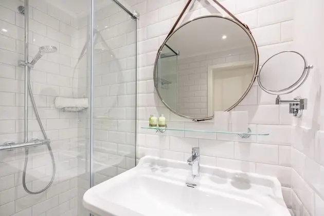 Deluxe Tek Büyük Yataklı Oda, Balkon, Deniz Manzaralı