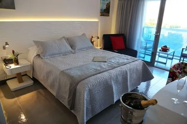 Design Oda, 1 En Büyük (King) Boy Yatak, Sigara İçilmez (Superior)
