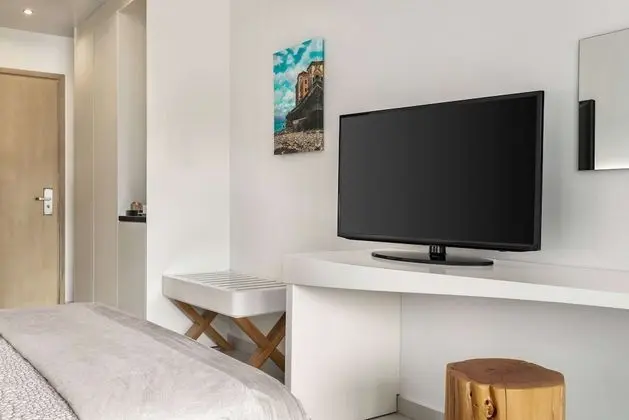 Design Oda, 1 En Büyük (King) Boy Yatak, Sigara İçilmez (Superior)