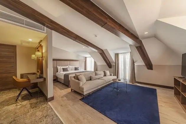 Prestige Suit,1 Cift Kisilik Yatak ve Cekyat,Sigara Icilmez