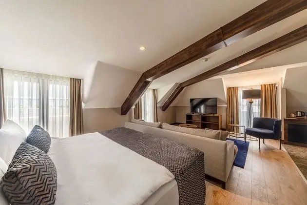 Prestige Suit,1 Cift Kisilik Yatak ve Cekyat,Sigara Icilmez