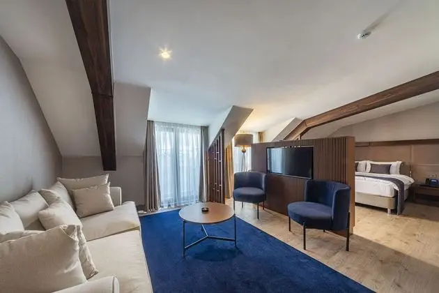 Prestige Suit,1 Cift Kisilik Yatak ve Cekyat,Sigara Icilmez