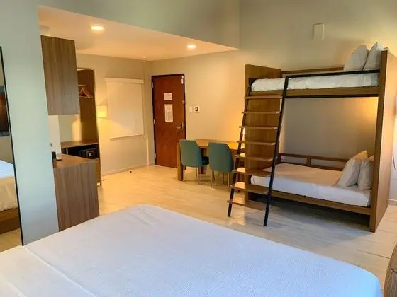 Family Süit, Sigara İçilmez (1 King & 1 Bunk Bed)