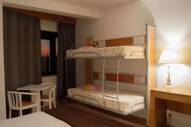 Oda, Birden Çok Yatak, Sigara İçilmez