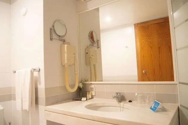 Oda, Birden Çok Yatak, Sigara İçilmez