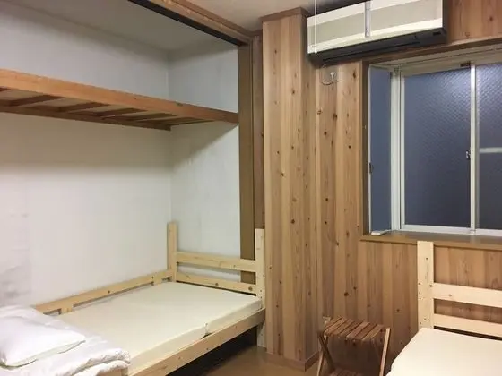 İki Ayrı Yataklı Oda, 2 Tek Kişilik Yatak, Ortak Banyo (B)