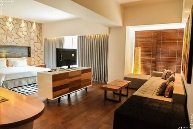 TSand Suite Standard Check Out at 2:00 PM