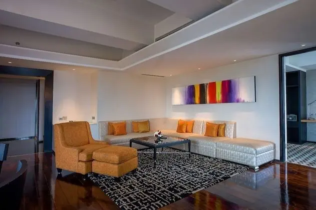 Prominent Suite