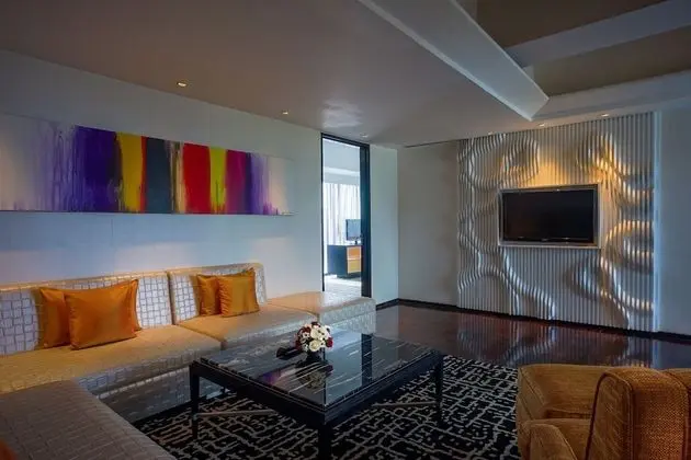 Prominent Suite