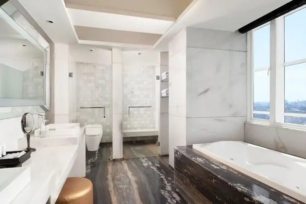 Prominent Suite