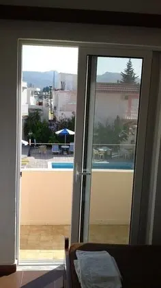 Üç Kişilik Oda