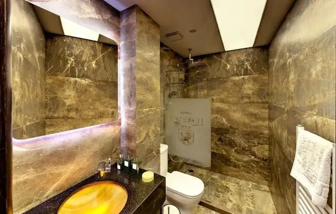 Deluxe Tek Büyük Yataklı Oda
