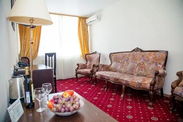 Family Tek Büyük veya İki Ayrı Yataklı Oda, Özel Banyo