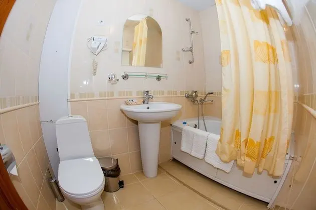 Family Tek Büyük veya İki Ayrı Yataklı Oda, Özel Banyo