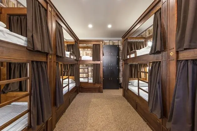 Ortak Ranzalı Oda, Karma Ranzalı Oda (Bed in 10-bed Room, Babel)