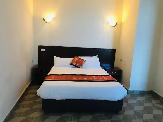 Basic Tek Büyük Yataklı Oda