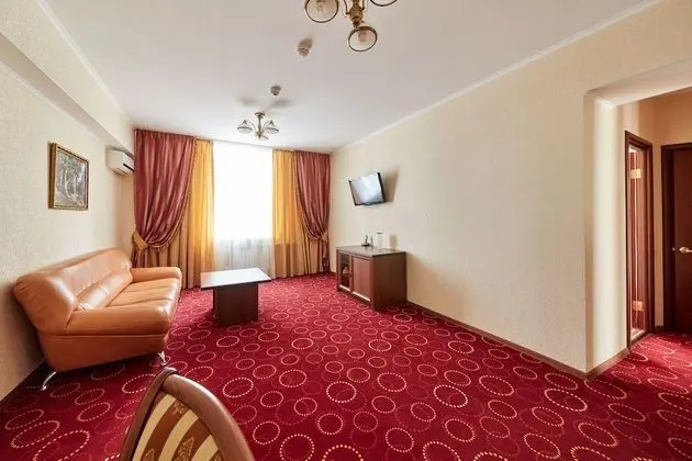 Business Tek Büyük Yataklı Oda