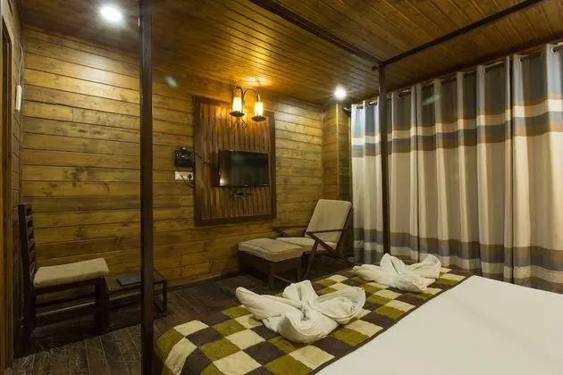 Luxury Oda