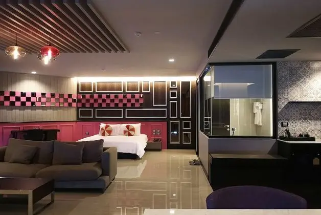 Sensation Suite Seafront