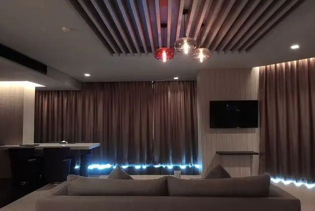 Sensation Suite Seafront