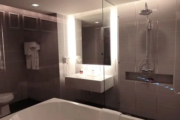 Sensation Suite Seafront