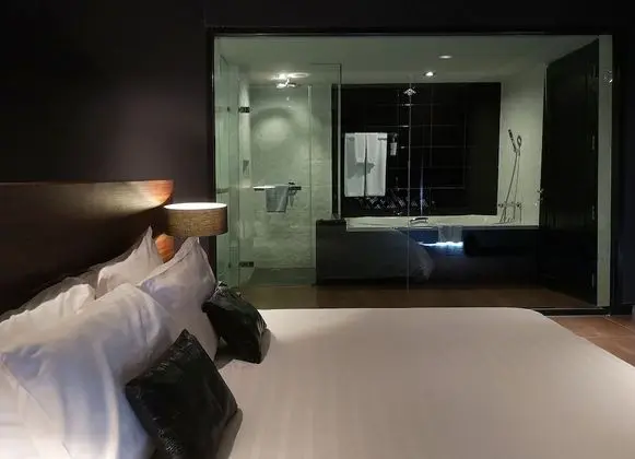 Corner Suite