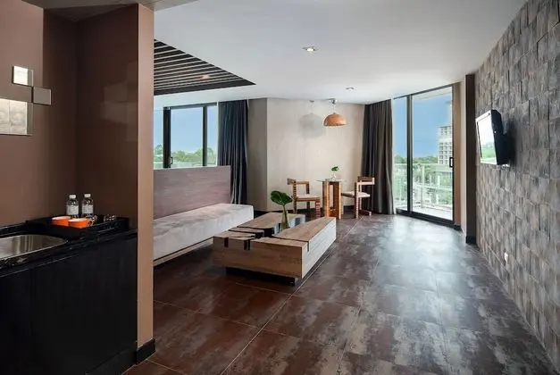Corner Suite