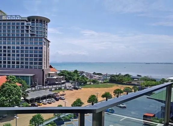 Deluxe Seaview