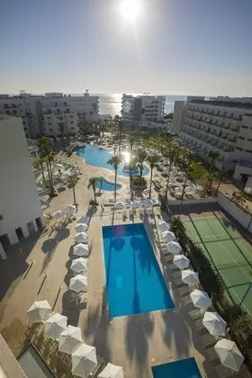 Tek Büyük veya İki Ayrı Yataklı Oda, Kısmi Deniz Manzarası