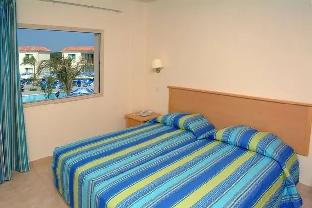 https://i.travelapi.com/lodging/2000000/1690000/1685900/1685898/27946a30.jpg