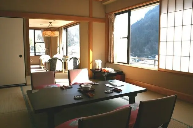 Oda, Nehir Manzaralı (Japanese Style, 2 connecting room)
