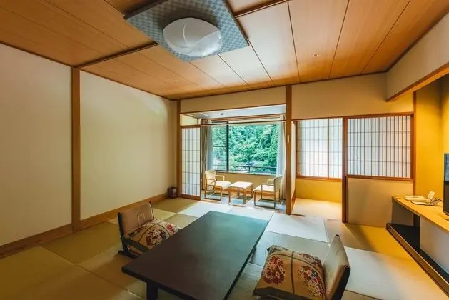 Traditional Oda, Nehir Manzaralı (Japanese Style, 12.5 Tatami-mats)