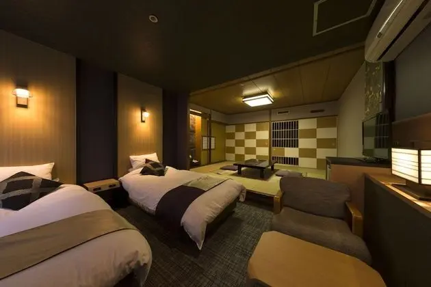 Traditional Oda (2 Single beds + 3 Japanese futons)