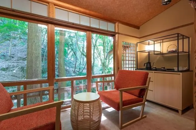Japanese Traditional Room (10 Tatami Mats with bath, can't serve dinner after 7 P.M. )