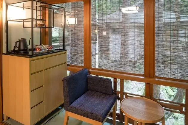Japanese Traditional Room (8 Tatami Mats with bath, can't serve dinner after 7 P.M.)