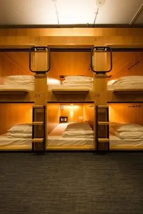 Standard Oda, Sadece erkekler için