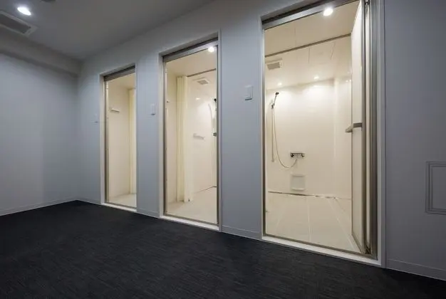 Standard Oda, Sadece erkekler için