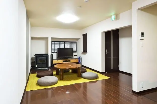 Ev (Rental)