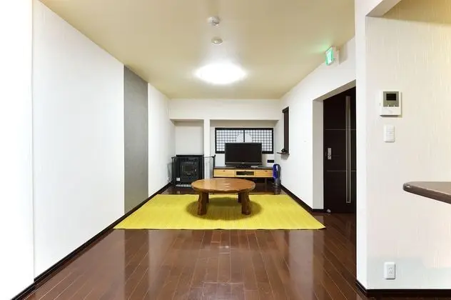 Ev (Rental)