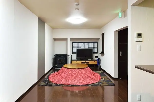 Ev (Rental)