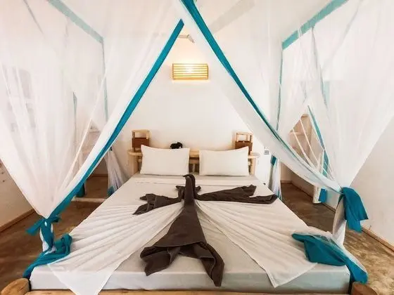 Deluxe Oda, Havuz Manzaralı